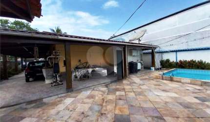 Casa térrea com 4 quartos à venda em Piratininga - RJ