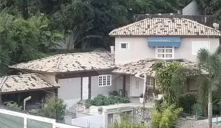 Condomínio com 5 quartos à venda em Sapê - RJ