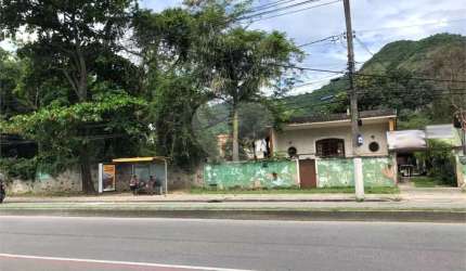 Terreno à venda em Badu - RJ