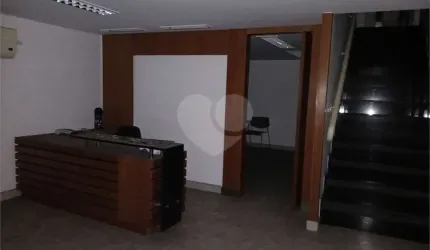 Prédio inteiro à venda em Venda Da Cruz - RJ