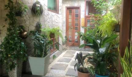 Casa com 4 quartos à venda em Camboinhas - RJ