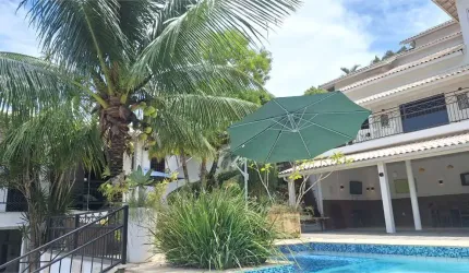 Condomínio com 5 quartos à venda em Badu - RJ