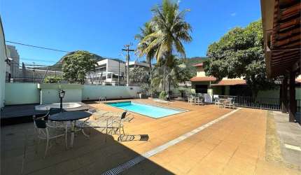 Casa com 7 quartos à venda em São Francisco - RJ