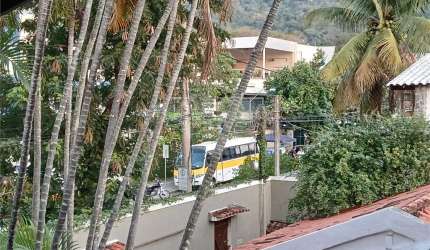 Casa com 4 quartos à venda em São Francisco - RJ