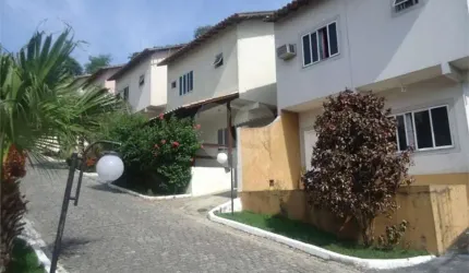 Casa de vila com 3 quartos à venda em Badu - RJ