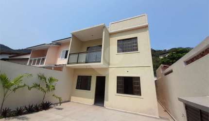Casa com 4 quartos à venda em São Francisco - RJ