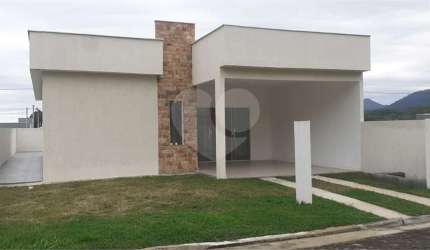 Loteamento com 3 quartos à venda em Itapeba - RJ