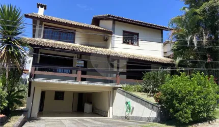 Condomínio com 3 quartos à venda em Badu - RJ