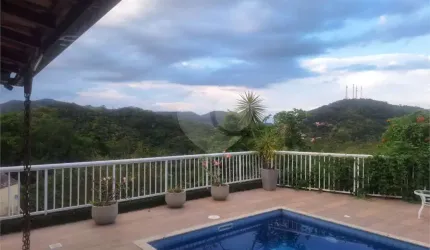 Condomínio com 3 quartos à venda em Sapê - RJ