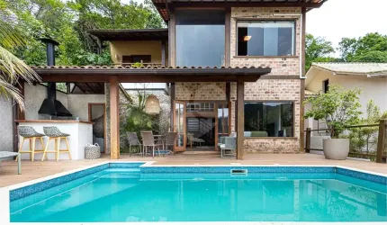 Casa com 4 quartos à venda em São Francisco - RJ