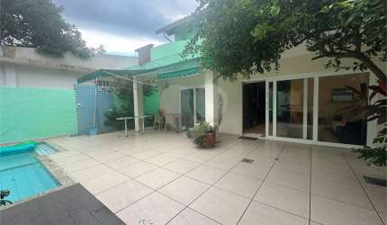 Casa com 4 quartos à venda em São Francisco - RJ
