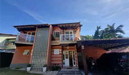 Condomínio com 3 quartos à venda em Badu - RJ