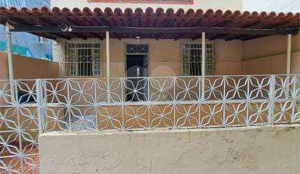 Casa com 2 quartos à venda em Centro - RJ