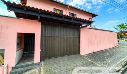 Casa | Joinville | Adhemar Garcia