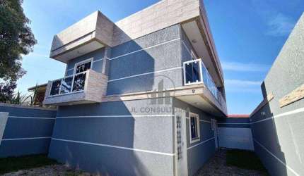 Sobrado no Alto Boqueirão com três quartos