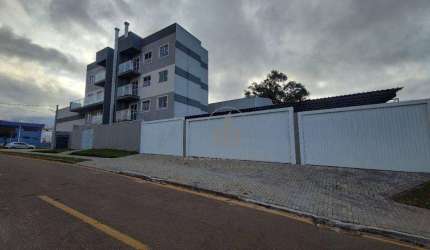 Apartamento com três quartos/suíte e duas vagas cobertas