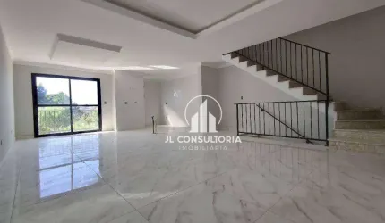 Sobrado com terraço/suíte/closet/vagas cobertas no Umbará