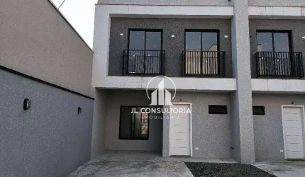 Sobrado em cond. no Uberaba com três quartos/suíte e ótimo acabamento