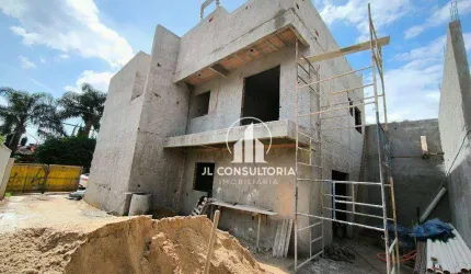 Sobrado com três quartos - terraço e ótimo padrão de acabamento no Alto Boqueirão