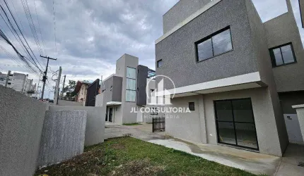 Sobrado no Uberaba, em condomínio e com terraço