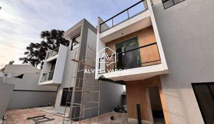 Casa em condomínio fechado com 3 quartos à venda na Travessa Ferreira, 52, Uberaba, Curitiba por R$ 830.000