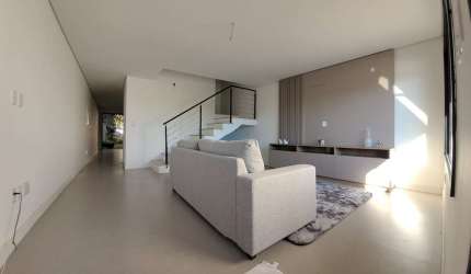 CASA 3D no bairro CHACARA DAS PEDRAS em Porto Alegre