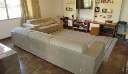 CASA 4D no bairro Santa Tereza em Porto Alegre