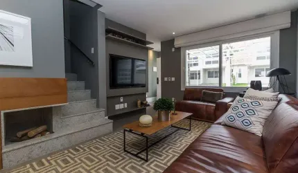 CASA 4D no bairro Vila Nova em Porto Alegre