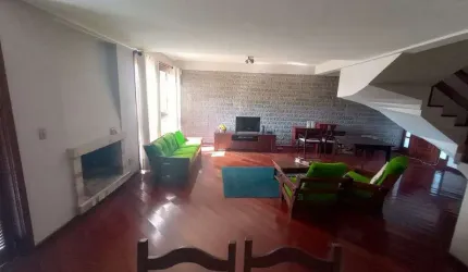 CASA 3D no bairro MENINO DEUS em Porto Alegre