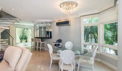 CASA 4D no bairro Sarandi em Porto Alegre