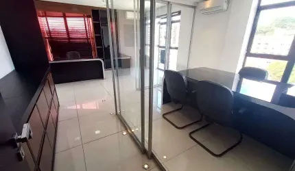 CONJUNTO/SALA no bairro Menino Deus em Porto Alegre