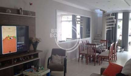 Sobrado no Villa dos Inglezes com 4 dormitórios e 1 suíte