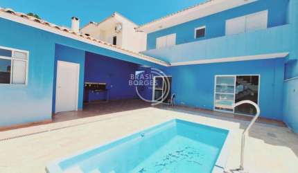 Casa com 4 quarto e piscina no Villa dos Inglezes