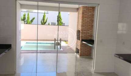 Casa Térrea Moderna no Condomínio Aldeia da Mata - 3 Suítes, Piscina e Energia Solar