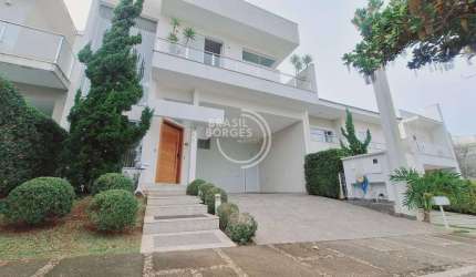 Sobrado no Villa dos Inglezes com suítes, área gourmet e piscina