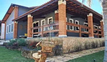 Linda Chácara c/400 m² de au. e 1.200 terreno. Vale a pena conhecer!!