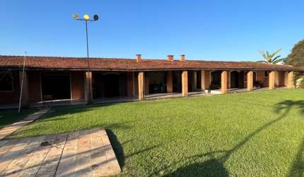 Linda Chácara em Salto c/3.000m e 571m² área útil.Aceita Financiamento Bancário.