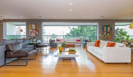 Apartamento com 311 m², 4 quartos sendo 3 suítes à venda no bairro Vila Nova Conceição.