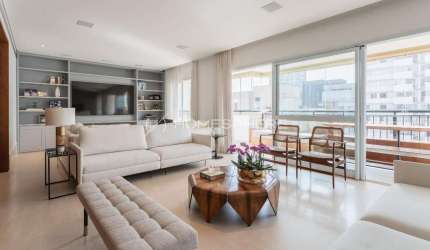 Edificio Saint Louis Moema Av. Juriti, 530. Apartamento à venda 221 m², 3 quartos, sendo 3 suítes, andar alto, 4 vagas e lazer no Saint Louis - Neoclássico.