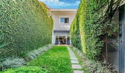 Casa à venda Rua Coronel Irlandino Sandoval com 350m², 3 dormitórios sendo 1 suíte, 4 vagas e área gourmet