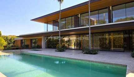 Casa de condomínio com 1452 m², 6 quartos sendo 6 suítes à venda no bairro Fazenda da Grama.
