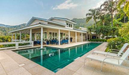 Casa de Condomínio à venda em Maresias, São Sebastião- SP. Casa com vista para o mar, projeto Marcos Gaspaspirini, 5 suítes, piscina e segurança em condomínio fechado em Maresias