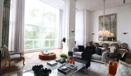 Apartamento com 301 m², 4 quartos sendo 4 suítes e 5 vagas de garagem à venda no bairro Panamby.