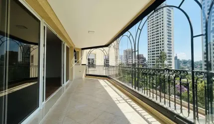 Apartamento com 349 m², 5 quartos sendo 4 suítes e 5 vagas à venda no bairro Panamby.
