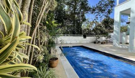 Casa de condomínio com 250 m², 4 quartos sendo 4 suítes à venda no bairro Aldeia da Serra.