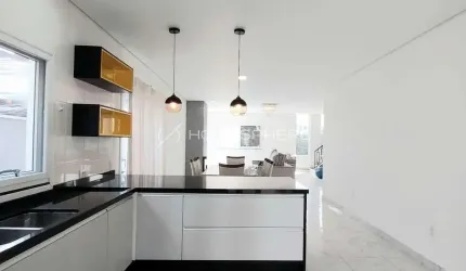 Casa a venda em Aldeia da Serra com 3 suítes e Jardim