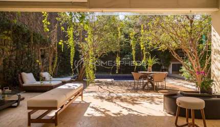 Casa belíssima à Venda no Jardim Paulista – Projeto de Bi Crisóstomo, 590 m², 4 Suítes, Piscina, Espaço Gourmet e segurança  Próxima ao Parque Ibirapuera