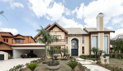 Casa de condomínio com 470 m², 4 quartos sendo 2 suítes à venda no bairro Aldeia da Serra.