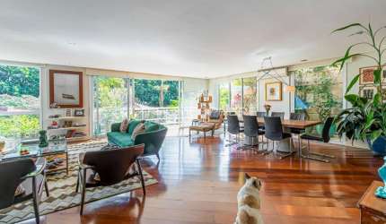 Condomínio Da Villa R. Vitorino de Carvalho, 353. Casa de condomínio à venda 582 m², 4 quartos, sendo 3 suítes, área gourmet, rooftop e 4 vagas. Condomínio com academia e espaço kids