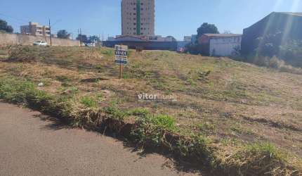 Lote de esquina Santa Mônica
